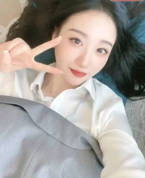 大长腿高端少妇，年轻粉嫩