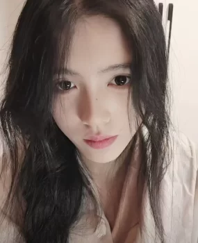 很有气质的兼职小妹妹