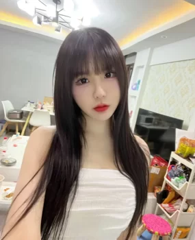 实习美容师小姐姐私下很多制服角色