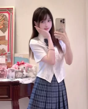 精致的00后嫩妹子