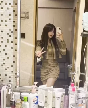 颜值可以的小老妹