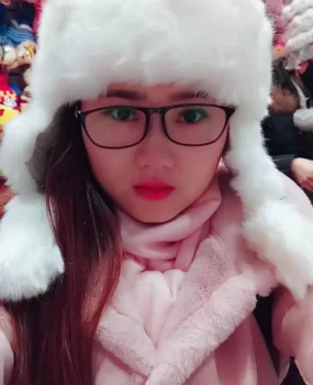 青山兼职妹子，很清纯