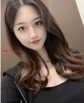 三点粉的小肉肉