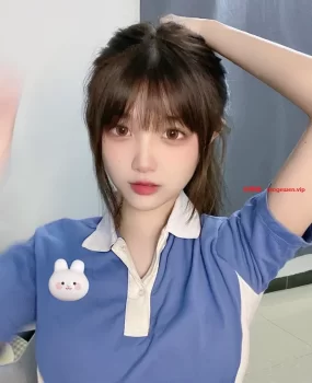 丽江念书的小妹妹兼职，清纯可爱无毛白嫩的小白兔，听话好调教